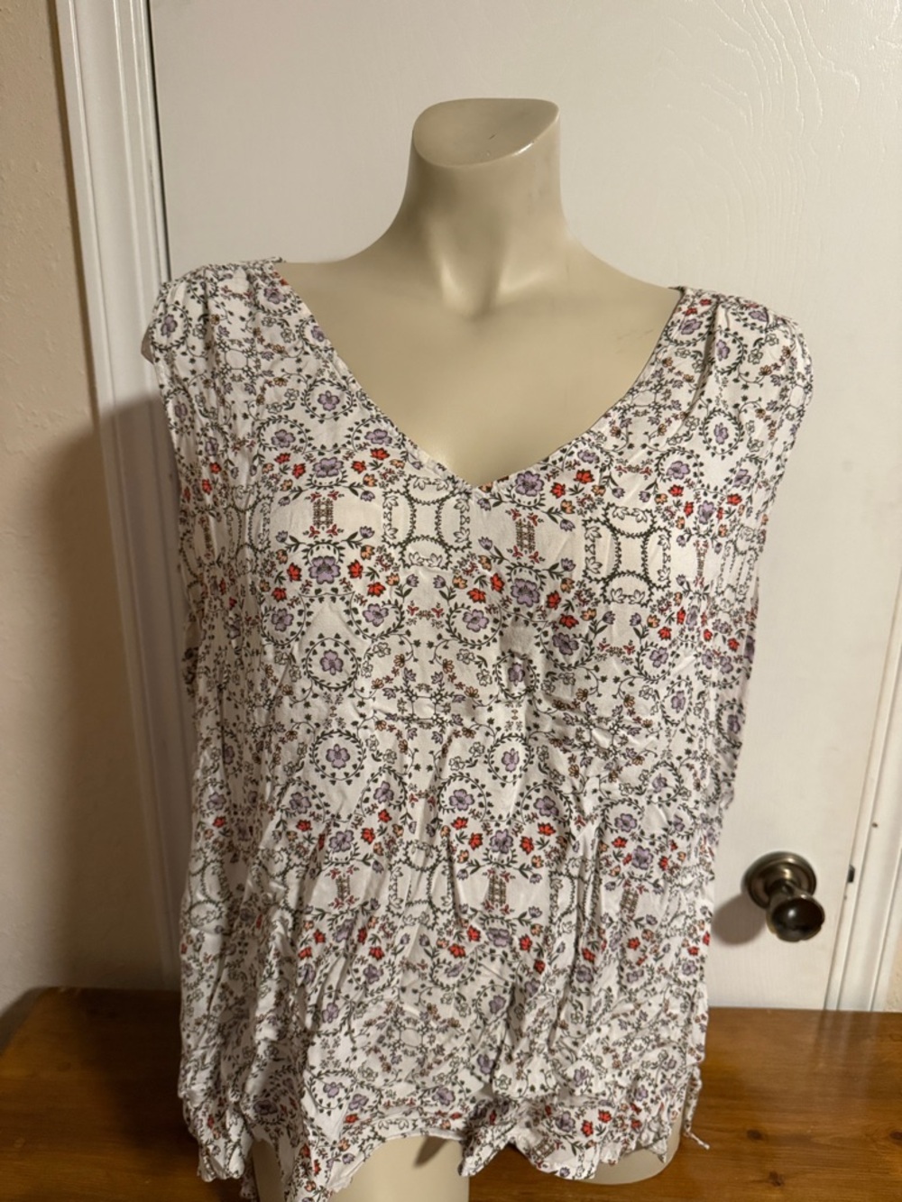 a.n.a White Floral Print V-Neck Blouse